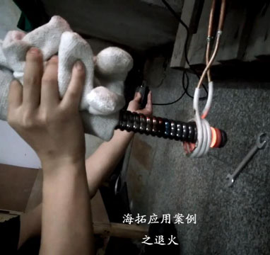 高频加热机对螺纹钢久久AV色欲AV久久蜜桃麻豆加热退火试样打样视频