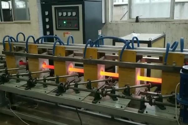中频圆钢调质生产线实拍 中频久久AV色欲AV久久蜜桃麻豆加热设备