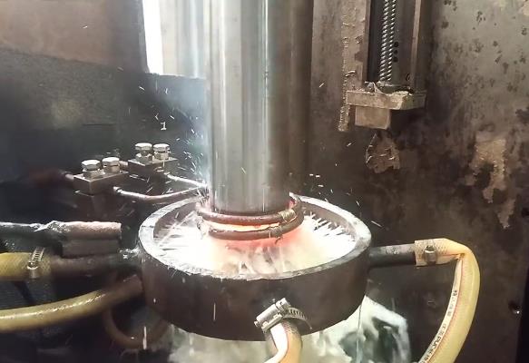 高频麻豆精品国产传媒AV 磨具导柱高频表面淬火车间实拍