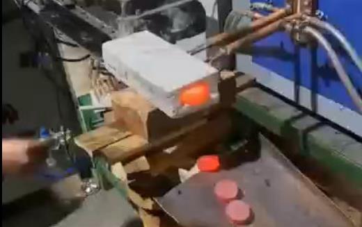 超音频久久AV色欲AV久久蜜桃麻豆加热炉 铁饼自动送料上料加热处理