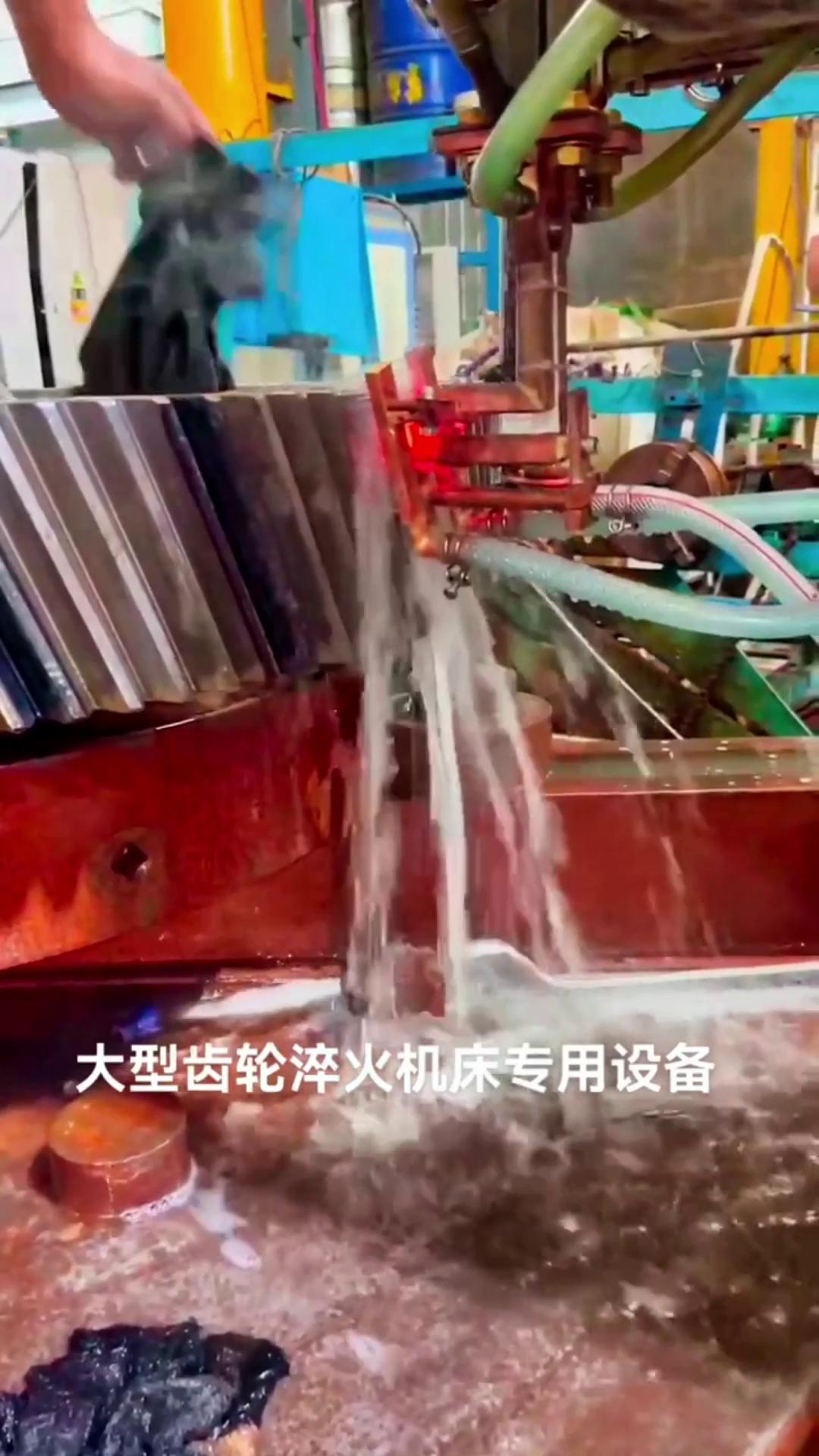 大型齿轮麻豆精品国产传媒AV 单齿高频淬火机床