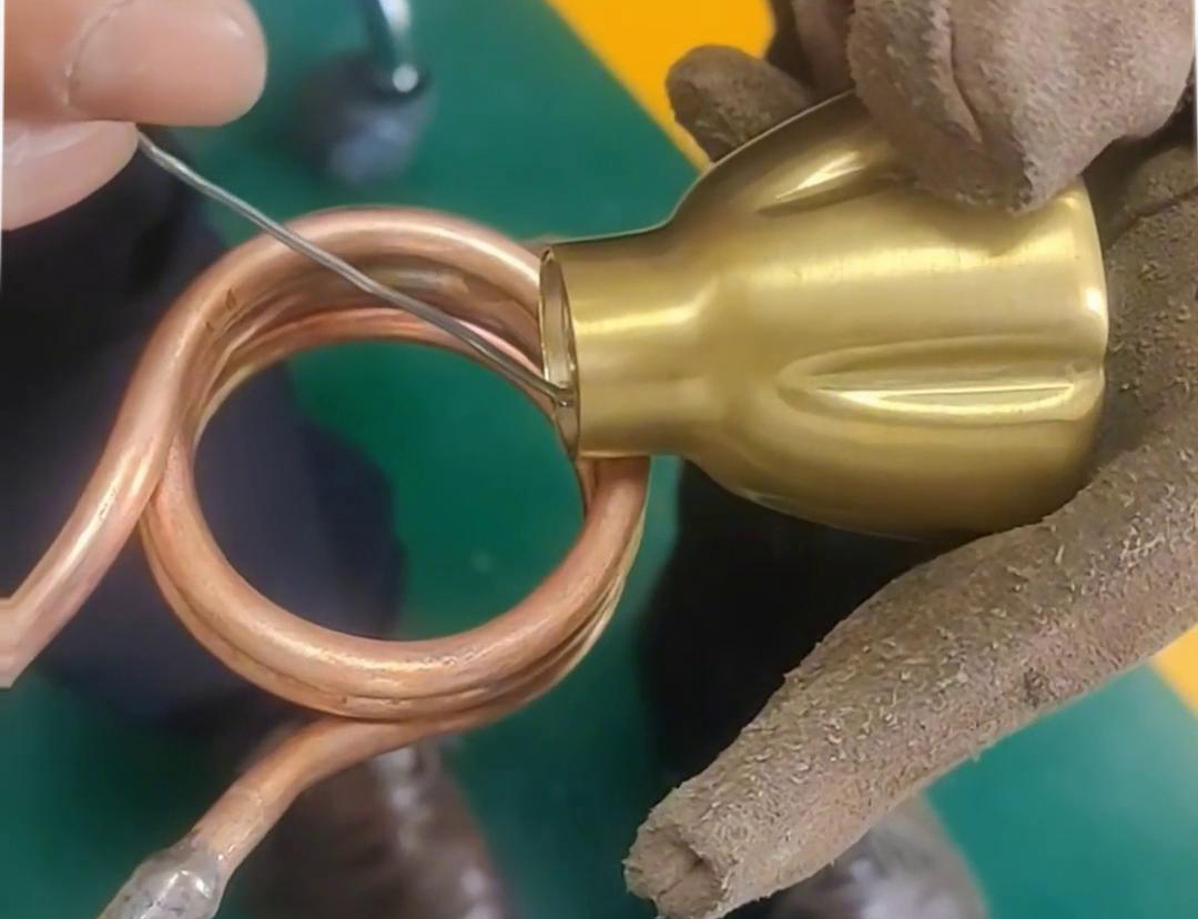 高频焊机适用于各类常见铜件铝件焊接，不管是标准件还是非标的异型件