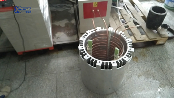 中频久久AV色欲AV久久蜜桃麻豆加热设备对电机热套试样