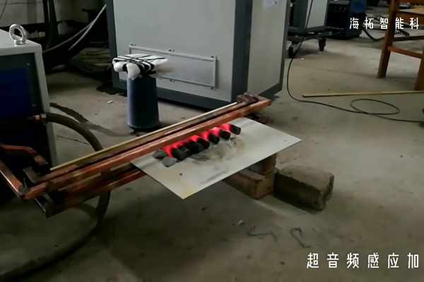 久久AV色欲AV久久蜜桃麻豆加热设备加热棒材就是快 烧红只要两秒