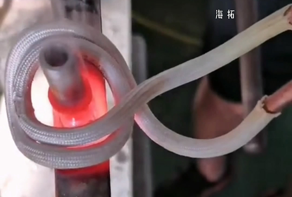 高频焊机实现不锈钢管焊接，用的是铜焊料
