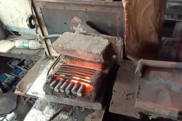 球销毛坯加热锻造用中频久久AV色欲AV久久蜜桃麻豆加热设备
