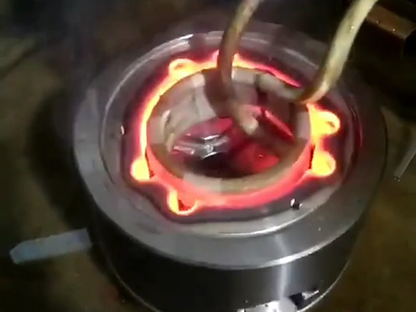 立式高频麻豆精品国产传媒AV热处理钢材加热温差的控制